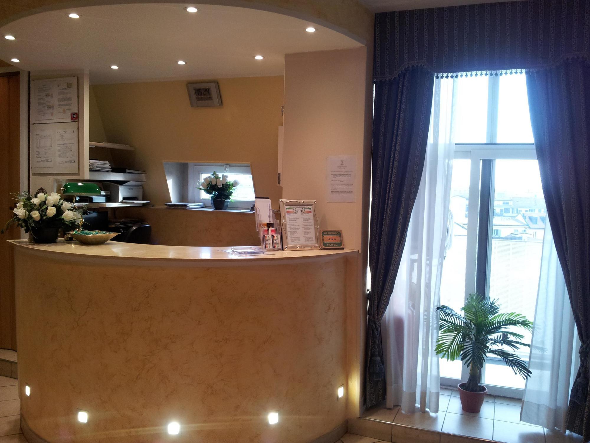 Hotel Arco Romana Milano Eksteriør billede
